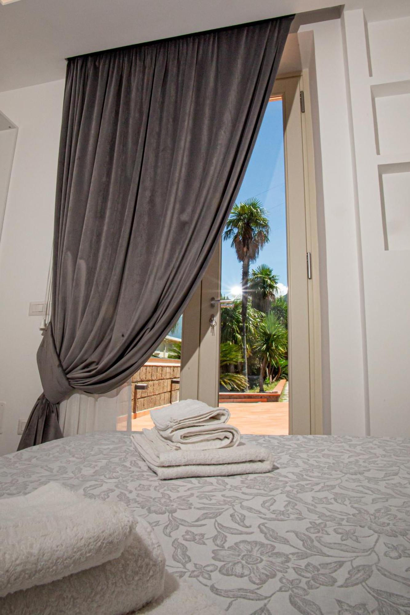 Forever Luxury Rooms Castellammare di Stabia Buitenkant foto